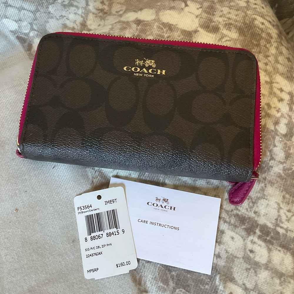 🎀Coach Phone Wallet 🎀